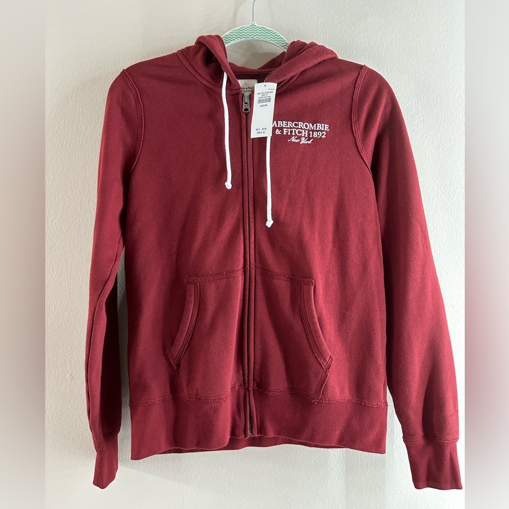 Abercrombie & Fitch, Size M, Maroon